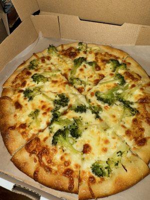 White Broccoli Pizza added garlic