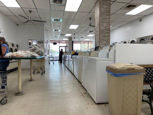 Modern Laundromat & Cleaners