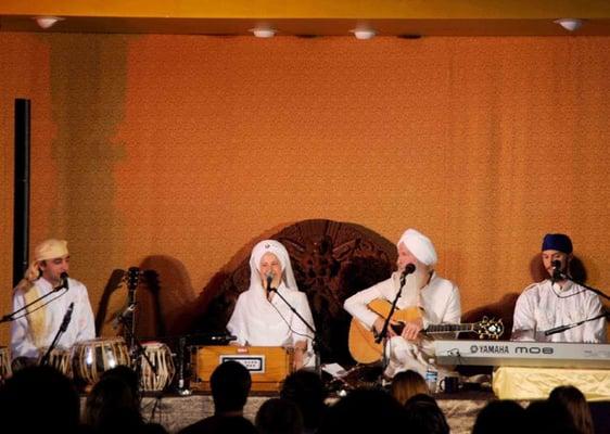 Snatam Kaur in concert