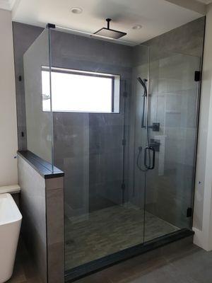 3/8 frameless door, panel with return panel