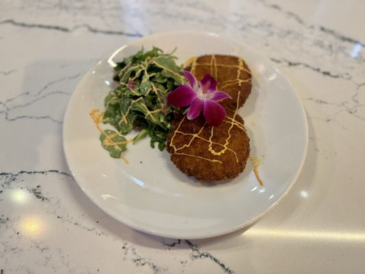 "Potato Pancakes" (arugula, pickled onions, sriracha mayo)