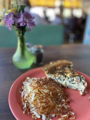 Veggie quiche and hash browns