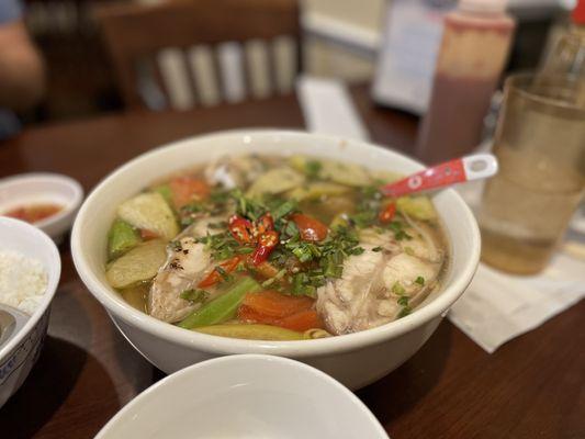 Canh chua - Vietnamese sweet and sour catfish soup