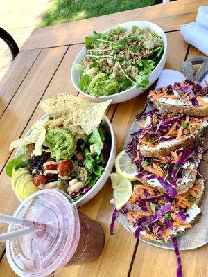 Baja bowl, brekkie bowl and Argentinian Toast and smootie