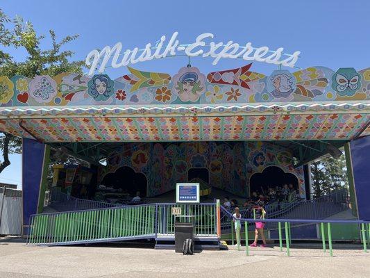 The fast Musik Express. Backwards is not fun!