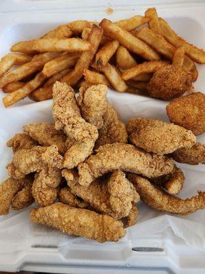 Fish Nuggets with fries