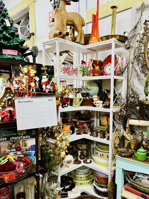 Pinky's Place - Antique & Artisan Market