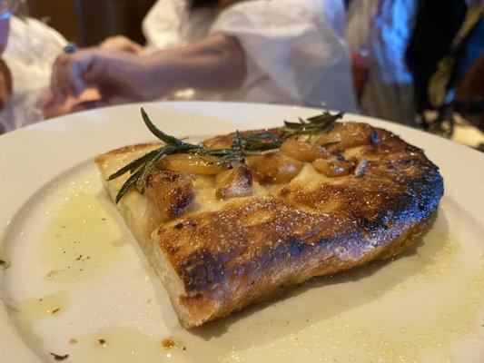 Olive oil, Garlic & Rosemary focaccia bread