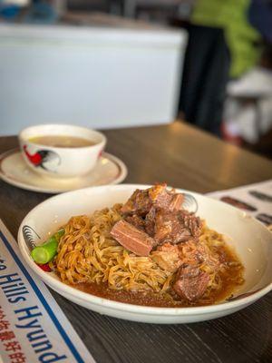 dried noodle with stewed beef brisket