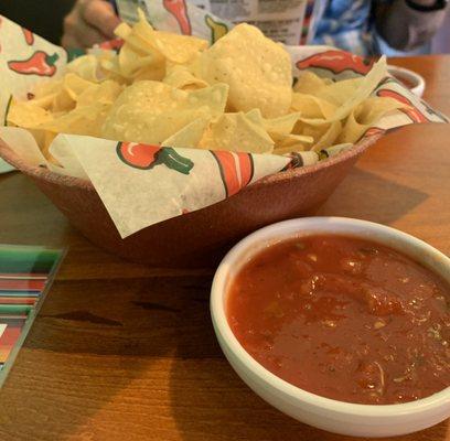 Complementary chips and salsa