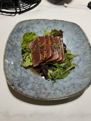 Seared tuna salad