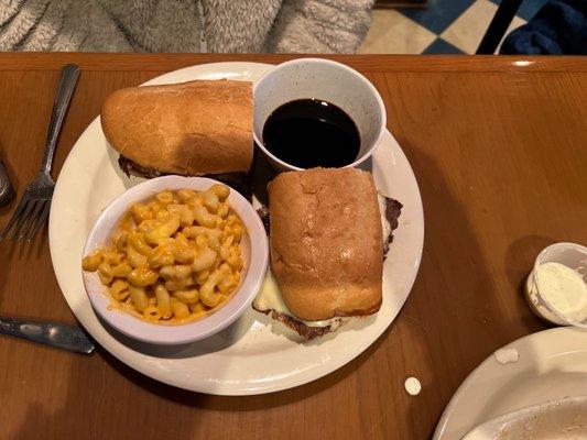 French dip with Mac and cheese