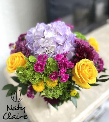 Mother's day flowers Boca Raton.
Fuchsia color is on the scene. Spectacle filter-free arrangement from Naty Claire florist Boca Raton.