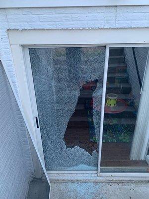 Broken patio door glass replacement Vienna January 2022