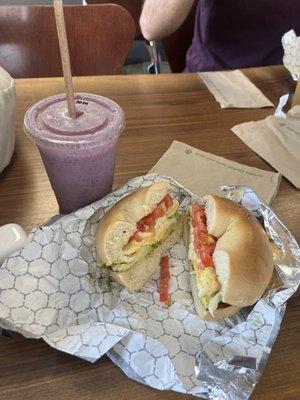 date me smoothie, veggie egg and cheese