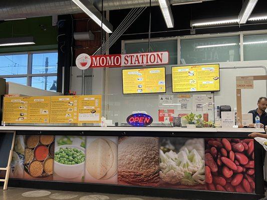 Momo Station store front