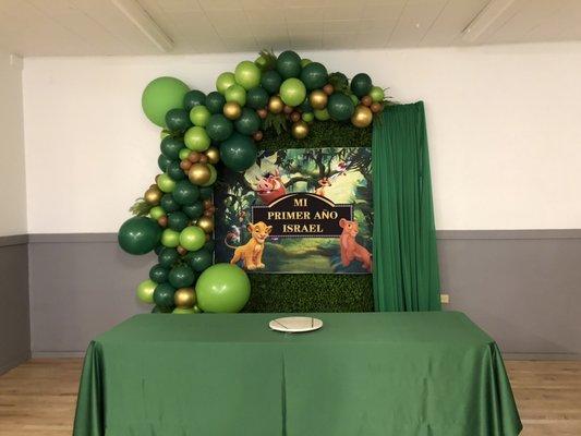 First year Balloon backdrop