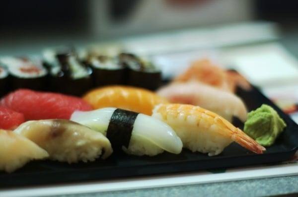 Sushi Combo with Eel Roll