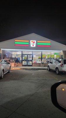 Front of 7-11