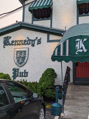 The front of Kennedy's restaurant.