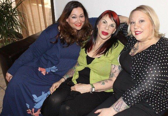 Here is Miss Elli Me and Amber on the day of a salon photo shoot they are dolls !!