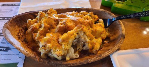 Mac N' Beer Cheese with Add Ins - Lump Crab, Jalapeño & Old Bay