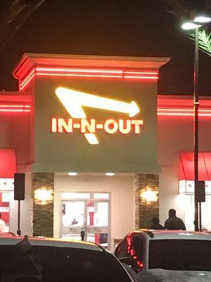 In N Out in this shopping plaza