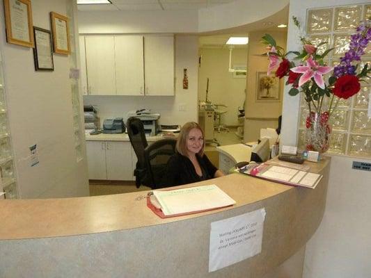 B&T Dental Front Desk