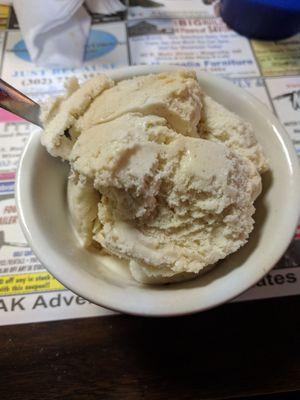 Cinnamon ice cream