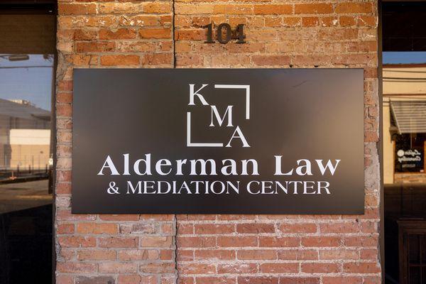 Law Office of Kaye M Alderman Family Law Attorney Signage