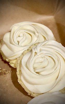 Oh-so-pretty, melt in your mouth, gluten free almond cookies with icing - heavenly! Also available - lemon  cookies with icing.