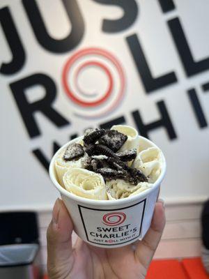 vanilla ice cream with cookie dough and oreo