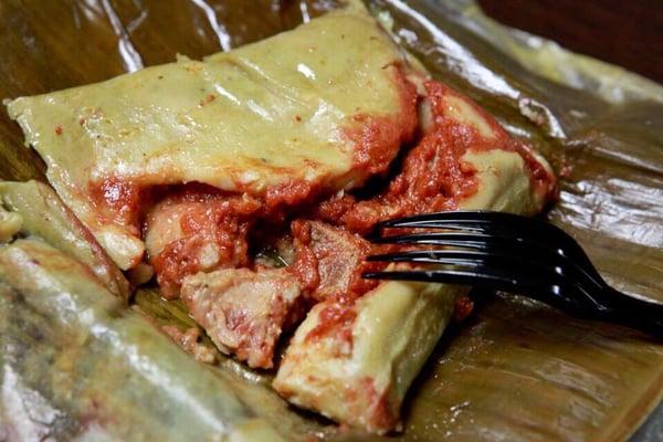 Tamal veracruzano de puerco rojo