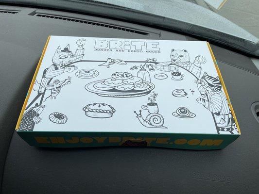 A v cute donut box!