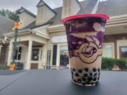 Sakura ube bubble tea