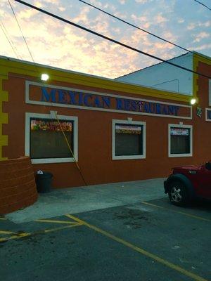 Signage of the restaurant from the outside that's inside the grocery store