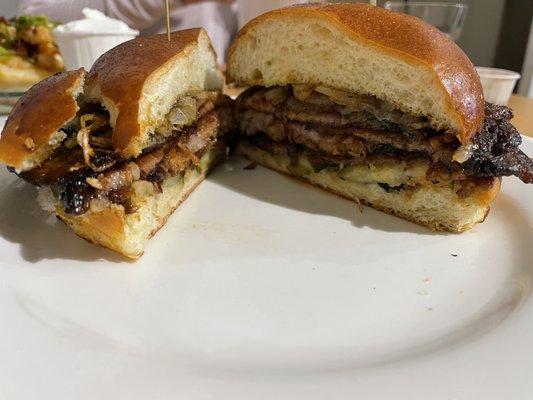 BBQ beef brisket sandwich...DO NOT SHARE!!!