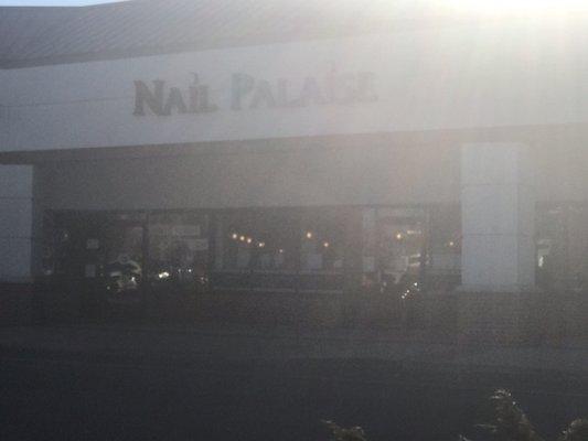 Nail Palaise