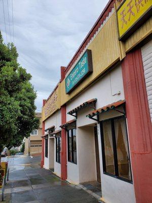 Entrance on Balboa