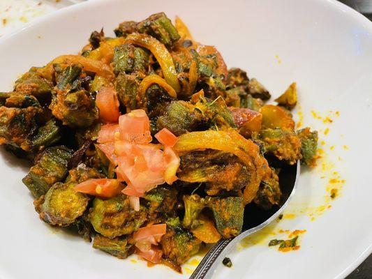 Bhindi - comes with rice - also small portion for a dinner plate, but when you mix with rice it becomes okay.