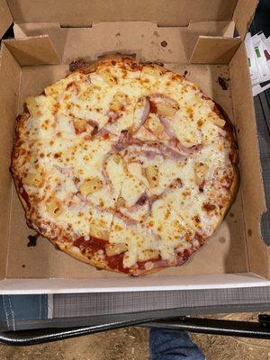 Gluten free (gf) Hawaiian pizza.