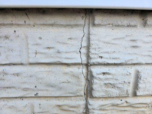 Foundation cracks