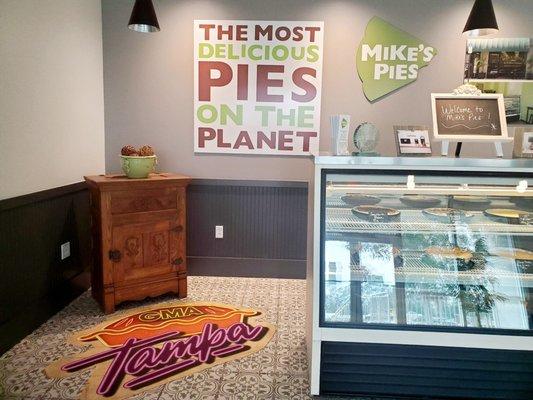 Mike's Pies Interior