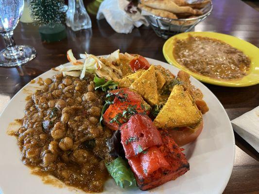 Amritsari Chole, Khyberi Kadai Paneer, Paneer Tikka Masala, Dal Makhni Punjab Special, Naan Plain