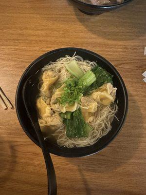 wonton noodle soup