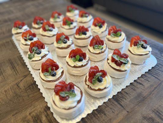 Pavlova mini bites perfect for your events