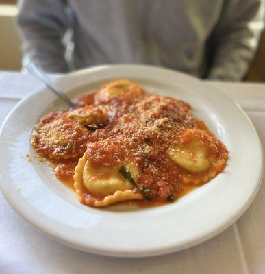 Cheese Ravioli with Marinara sauce