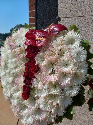 Funeral wreath broken heart