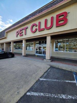 Entrance to Pet Store.