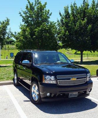 Presidential Suburban
Seats 8 people